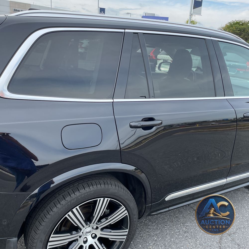 2023 Volvo XC90 T8 - Plus