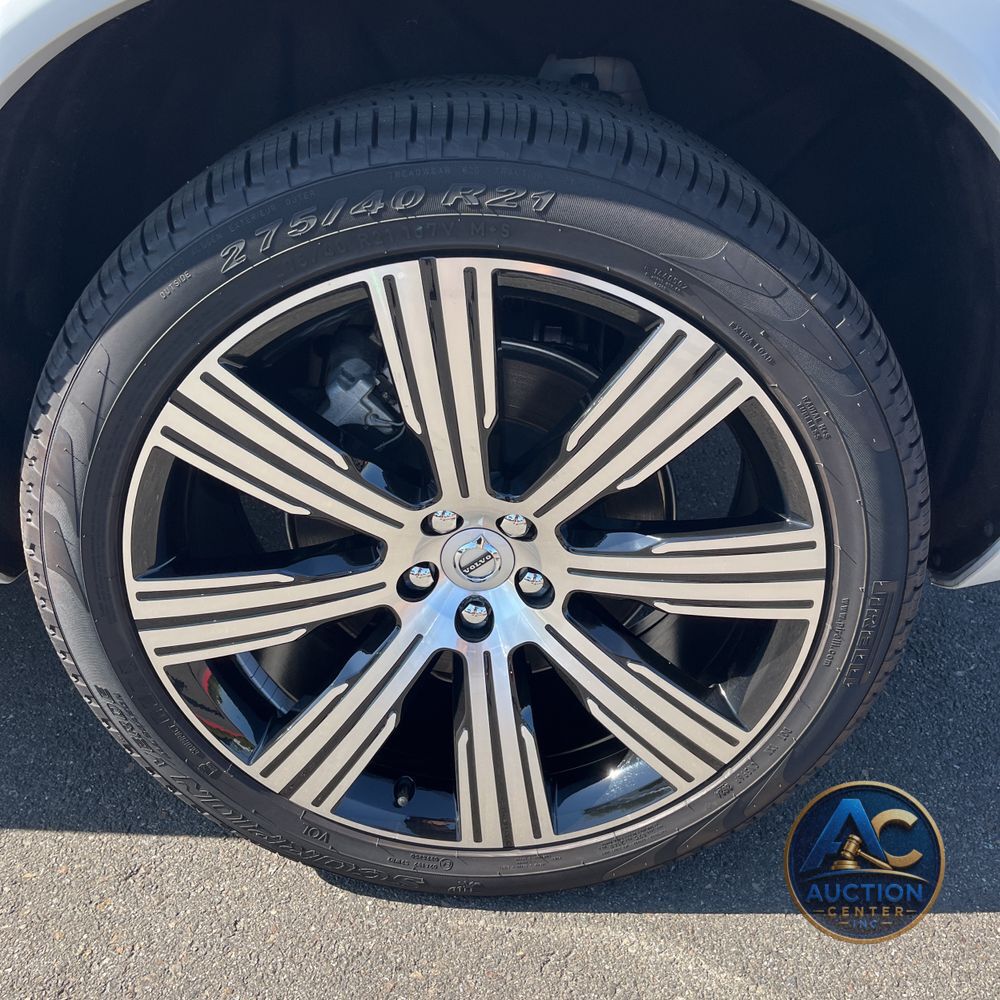 2023 Volvo XC90 T8 - Plus