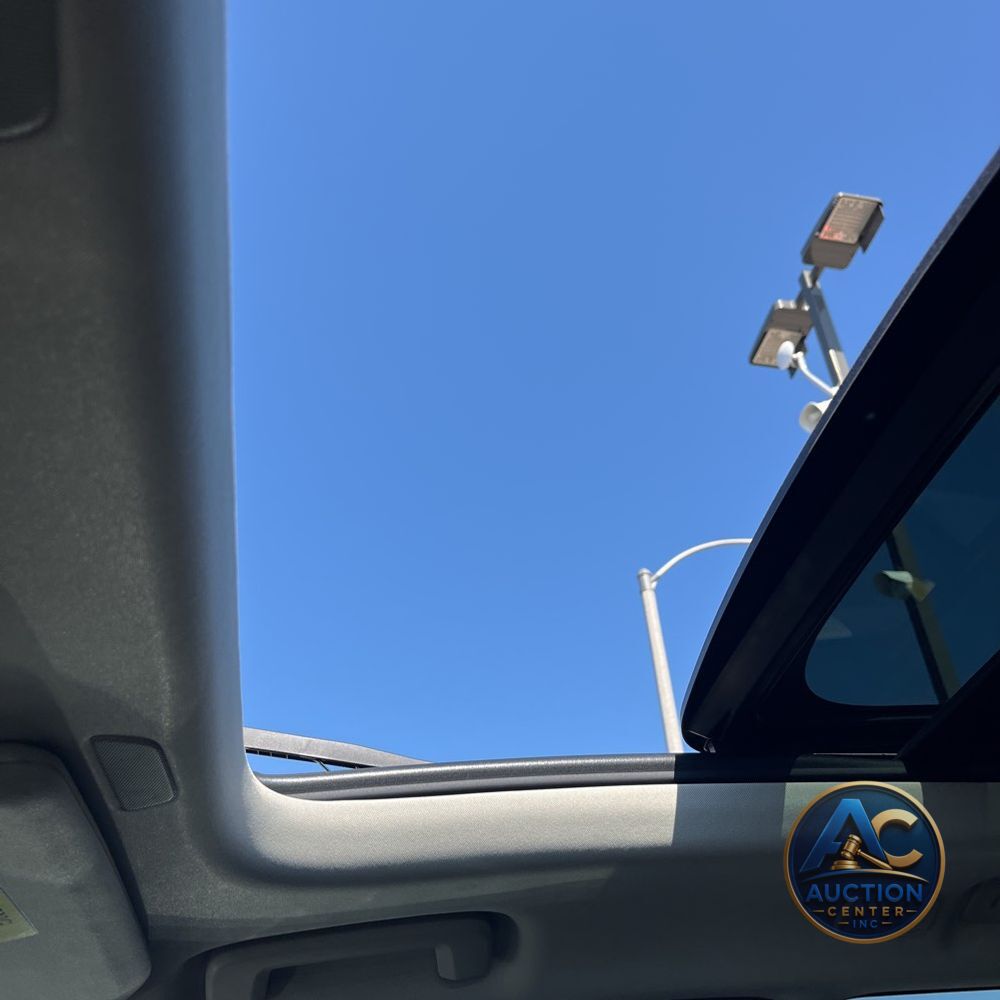 2023 Volvo XC90 T8 - Plus