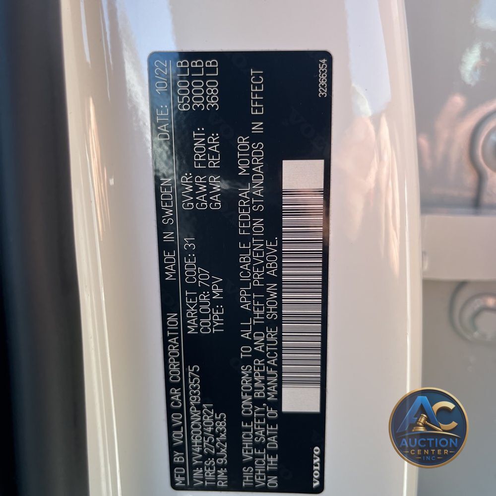 2023 Volvo XC90 T8 - Plus