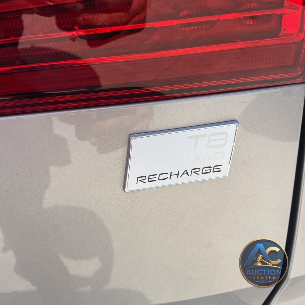 2024 Volvo XC60 T8 - Plus PHEV
