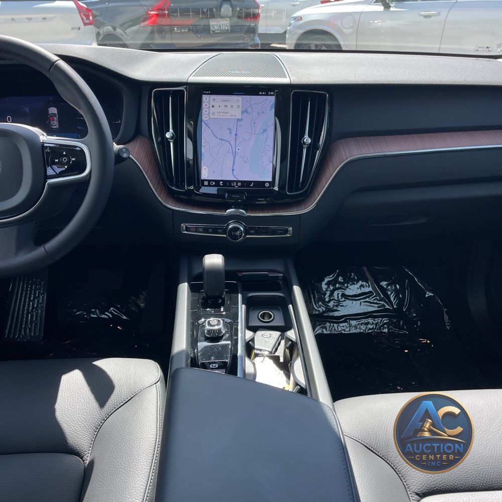 2024 Volvo XC60 T8 - Plus PHEV