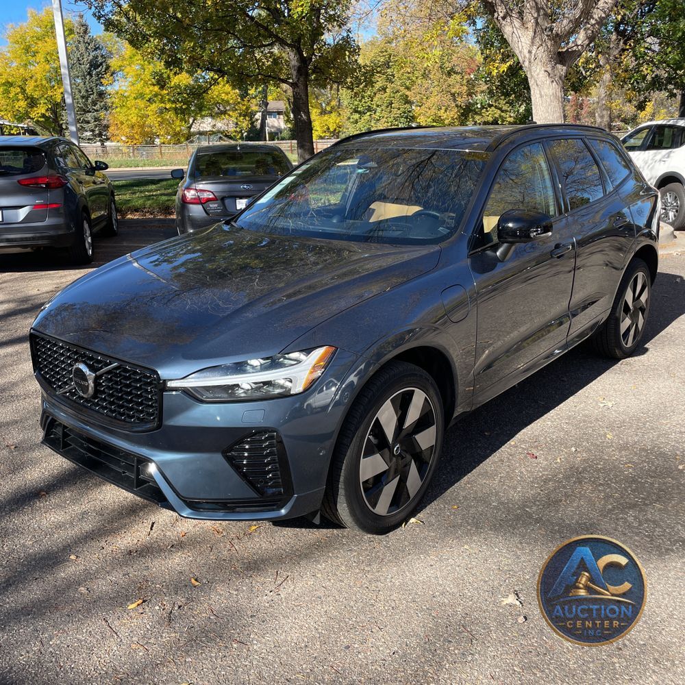 2024 Volvo XC60 T8 - Ultimate PHEV