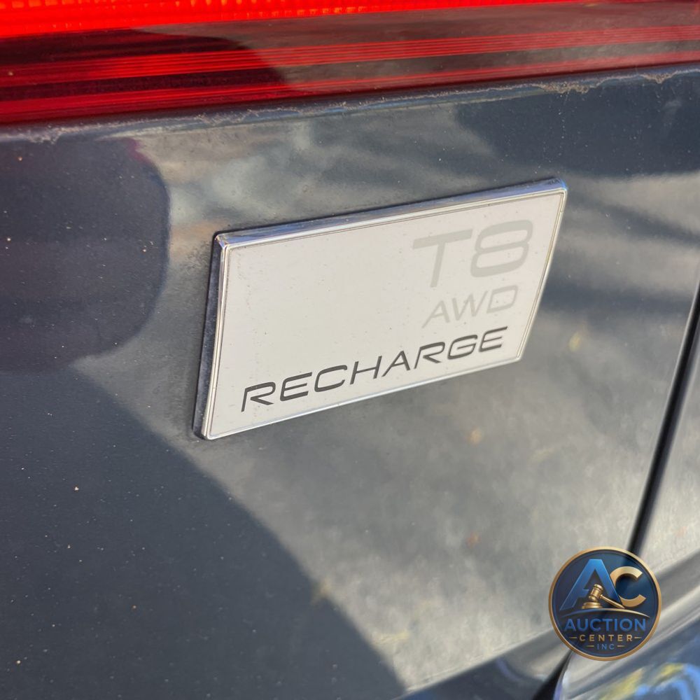 2024 Volvo XC60 T8 - Ultimate PHEV