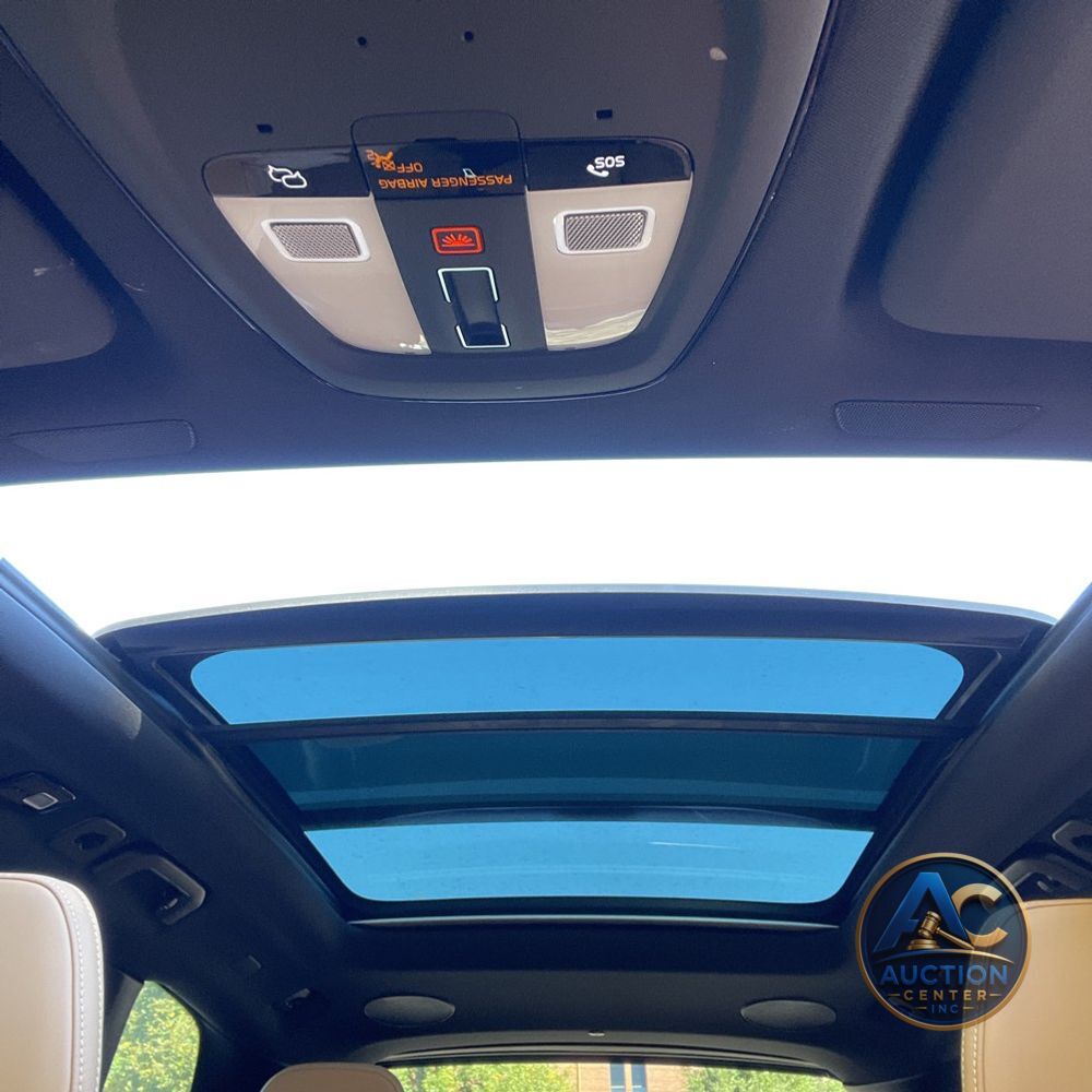 2024 Volvo XC60 T8 - Ultimate PHEV