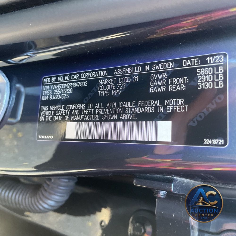 2024 Volvo XC60 T8 - Ultimate PHEV