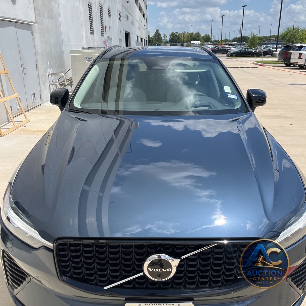 2024 Volvo XC60 T8 - Ultimate PHEV