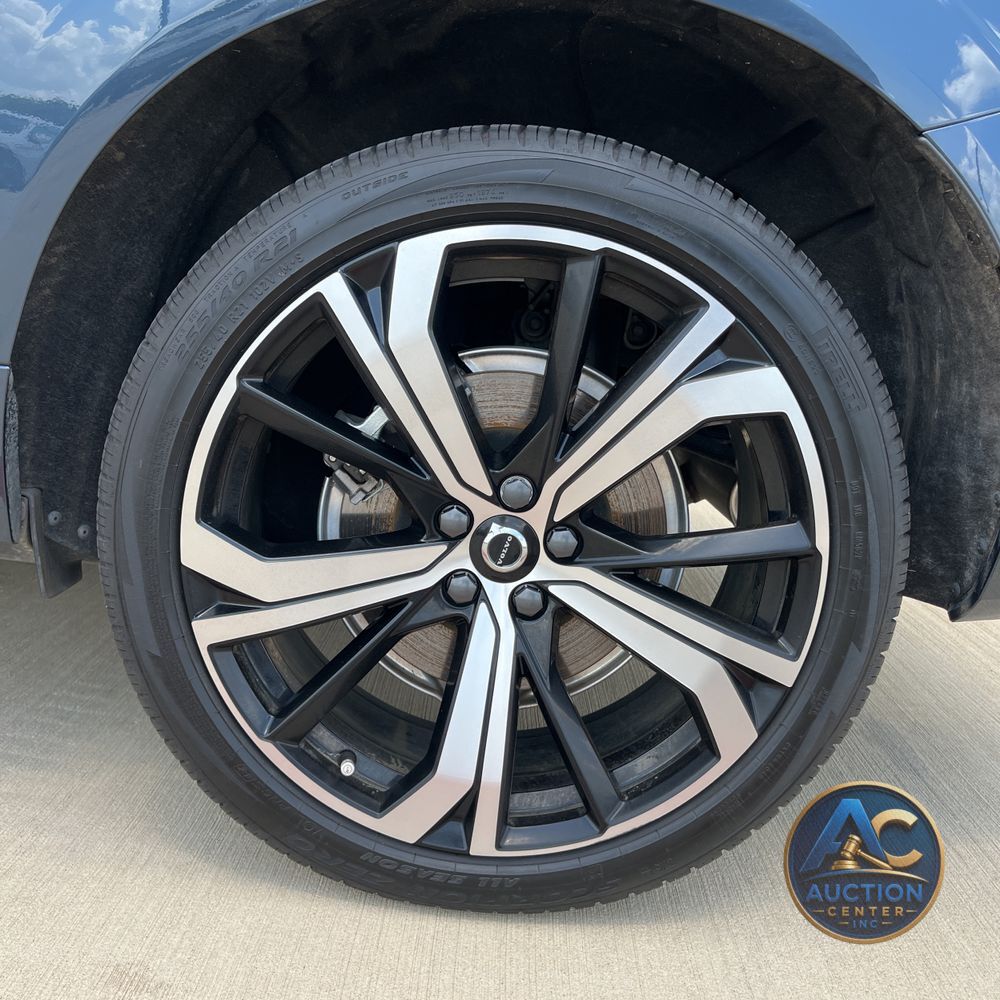 2024 Volvo XC60 T8 - Ultimate PHEV
