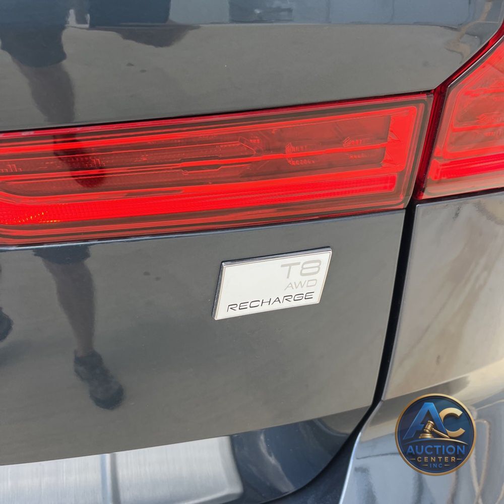 2024 Volvo XC60 T8 - Ultimate PHEV