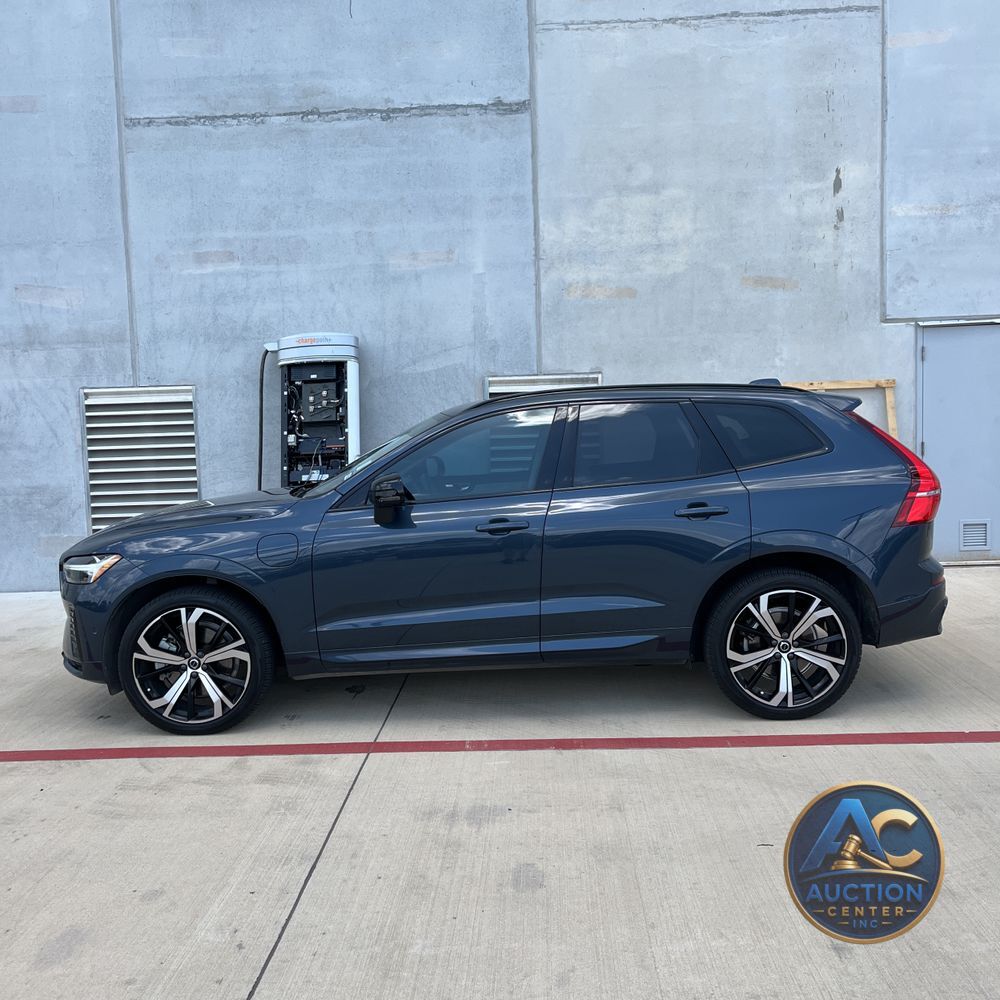 2024 Volvo XC60 T8 - Ultimate PHEV