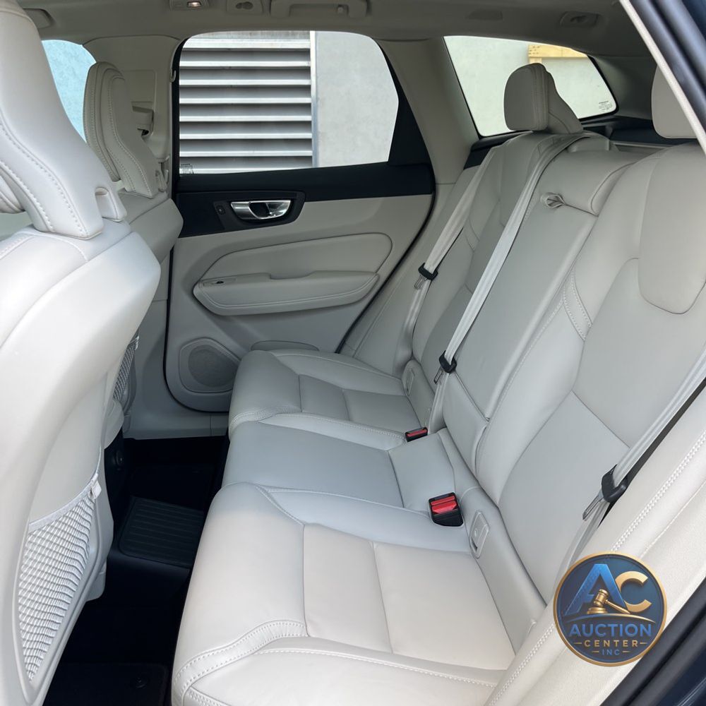 2024 Volvo XC60 T8 - Ultimate PHEV