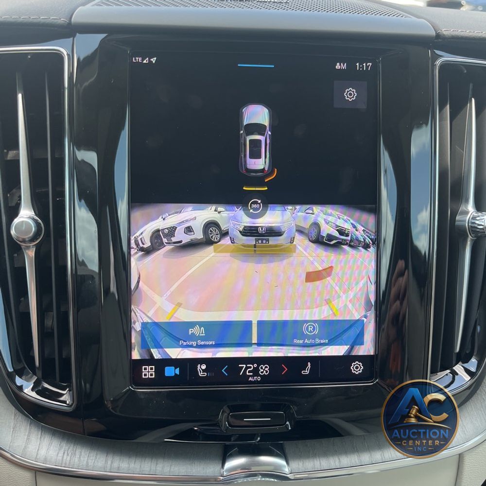 2024 Volvo XC60 T8 - Ultimate PHEV