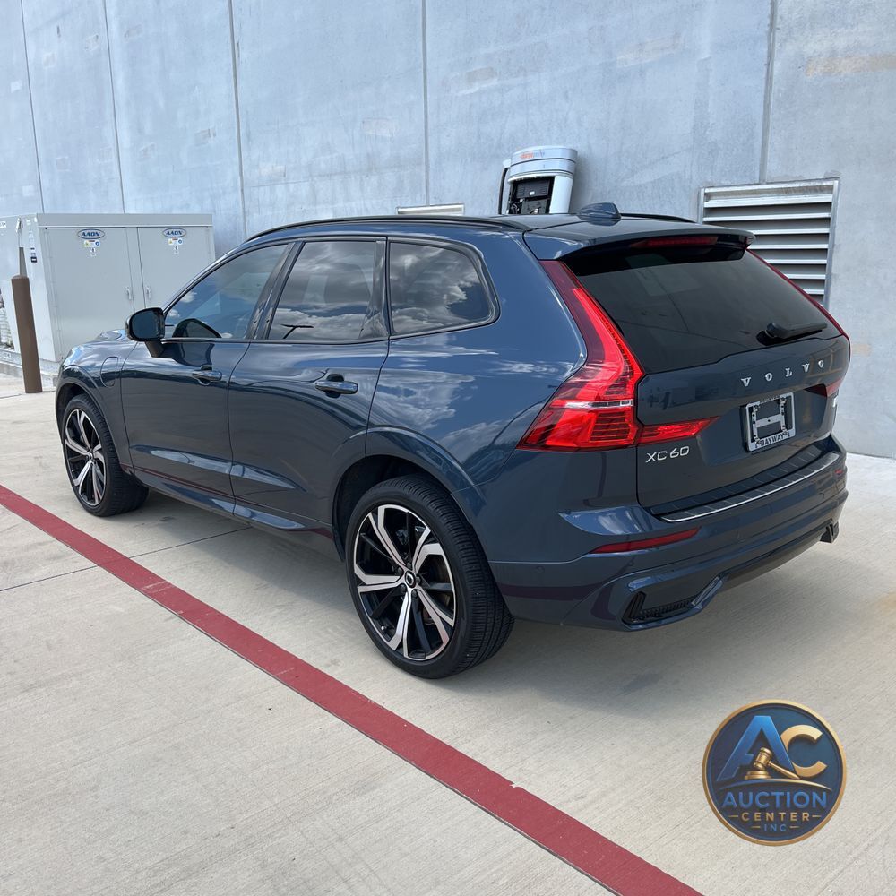 2024 Volvo XC60 T8 - Ultimate PHEV