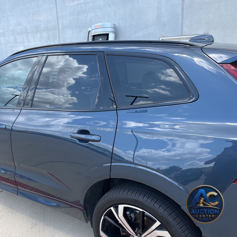 2024 Volvo XC60 T8 - Ultimate PHEV