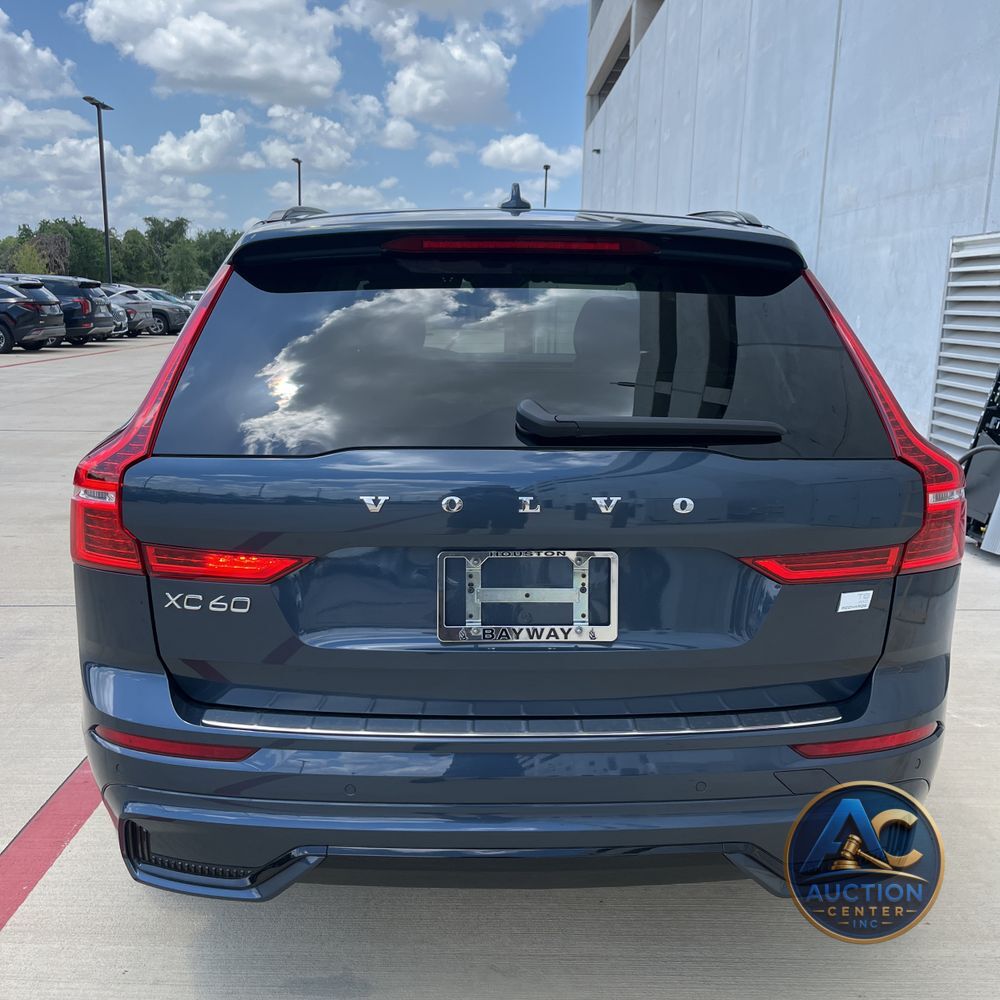 2024 Volvo XC60 T8 - Ultimate PHEV