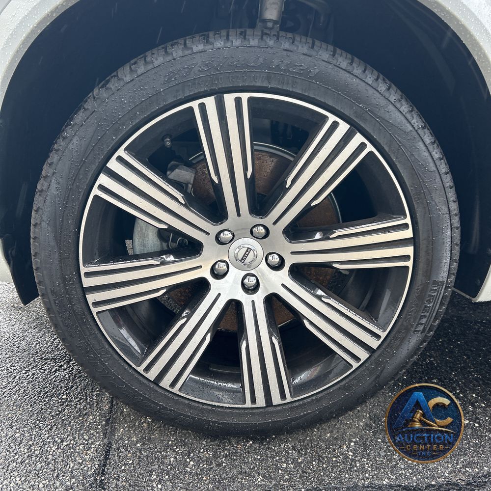2024 Volvo XC90 T8 - Plus PHEV