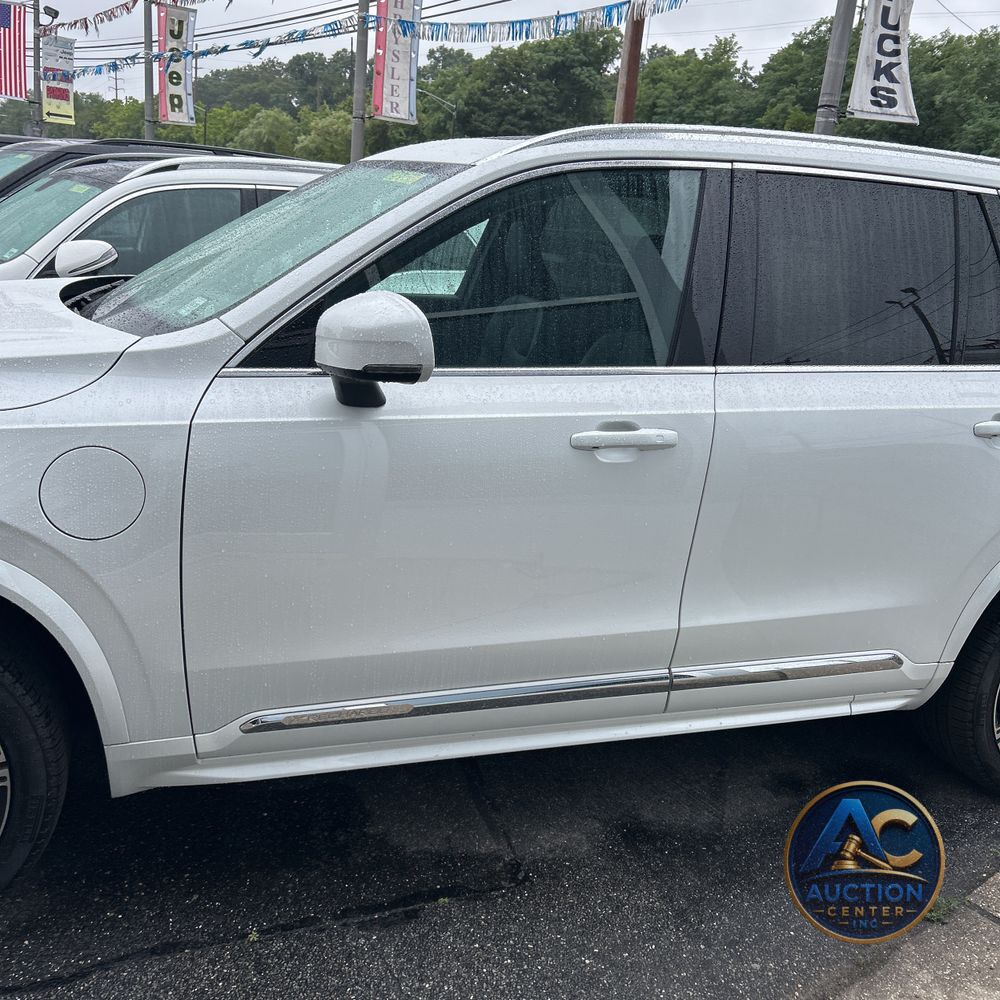 2024 Volvo XC90 T8 - Plus PHEV