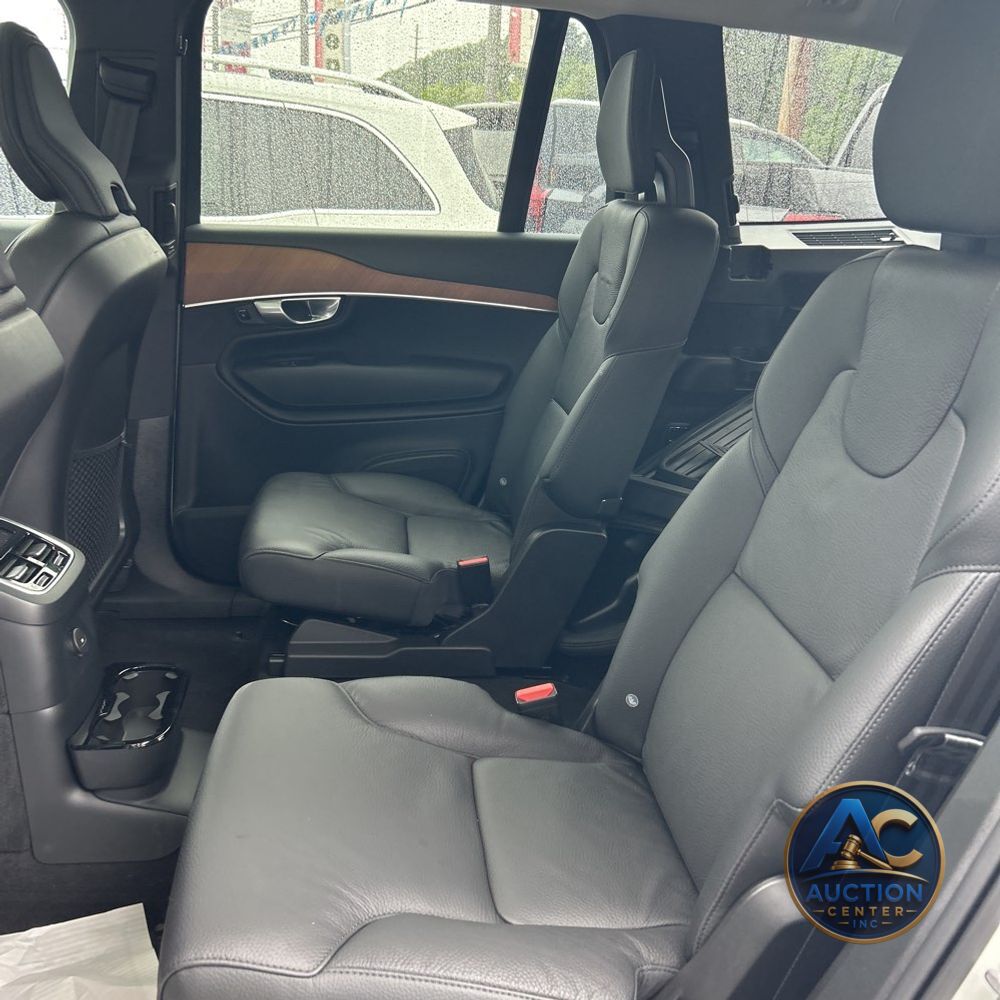 2024 Volvo XC90 T8 - Plus PHEV