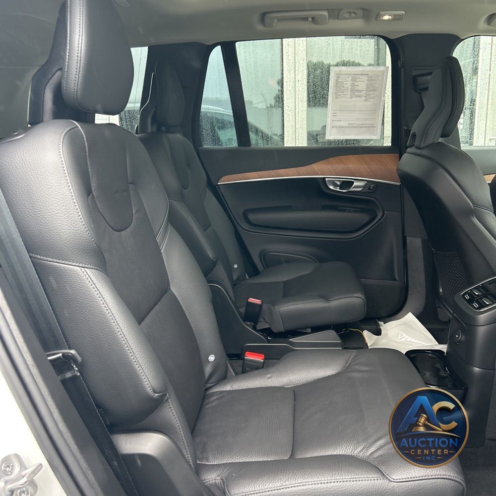 2024 Volvo XC90 T8 - Plus PHEV