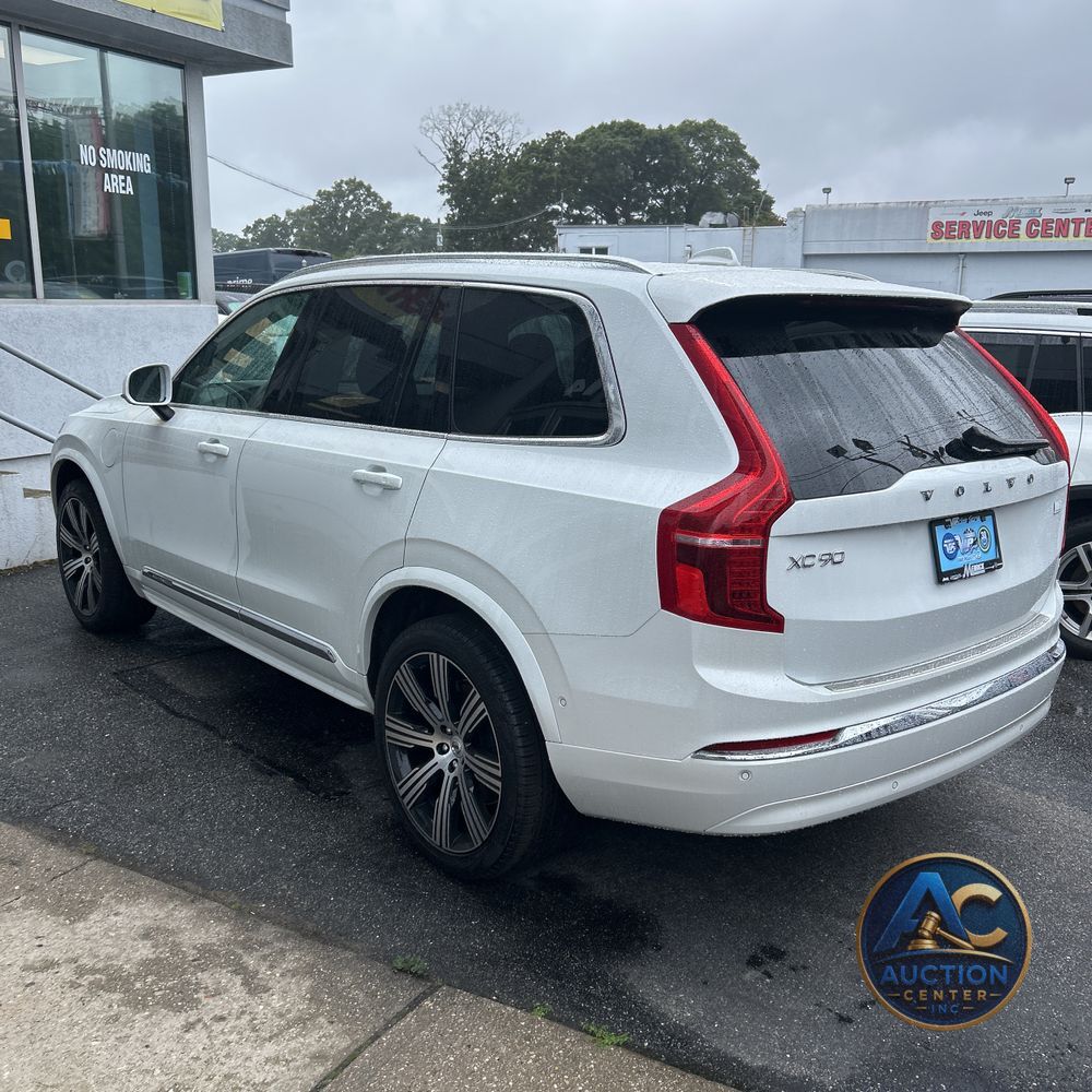 2024 Volvo XC90 T8 - Plus PHEV