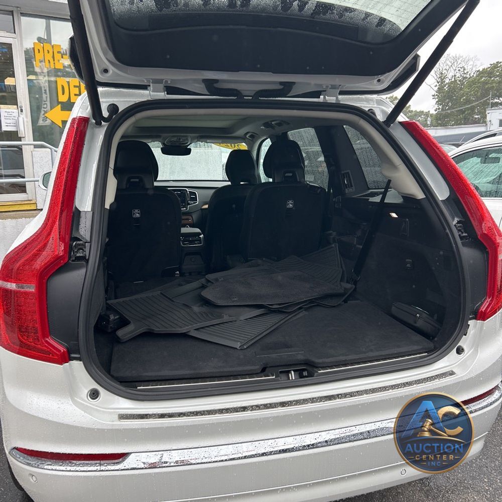 2024 Volvo XC90 T8 - Plus PHEV