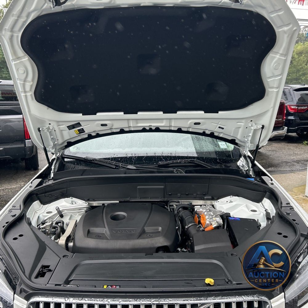 2024 Volvo XC90 T8 - Plus PHEV