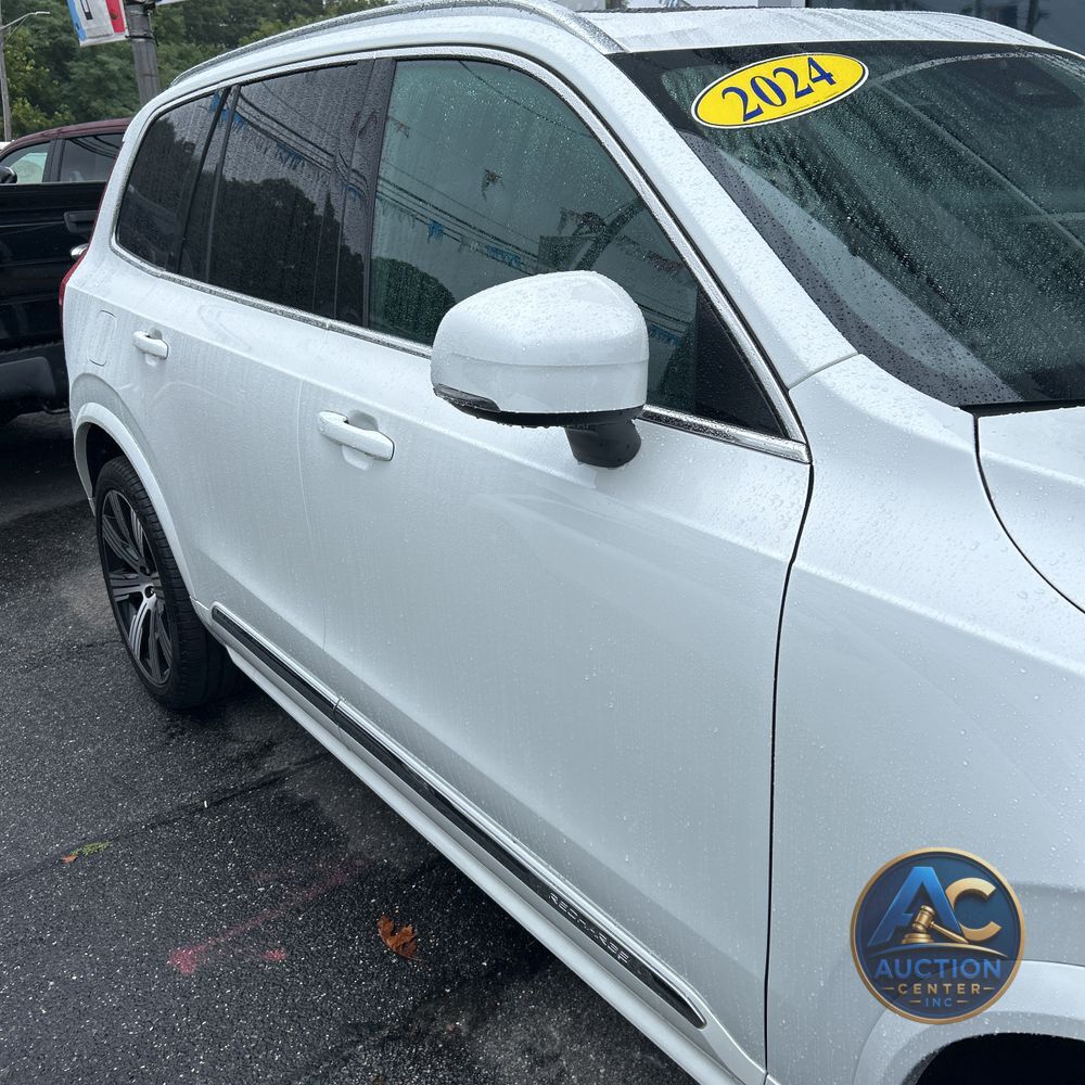 2024 Volvo XC90 T8 - Plus PHEV