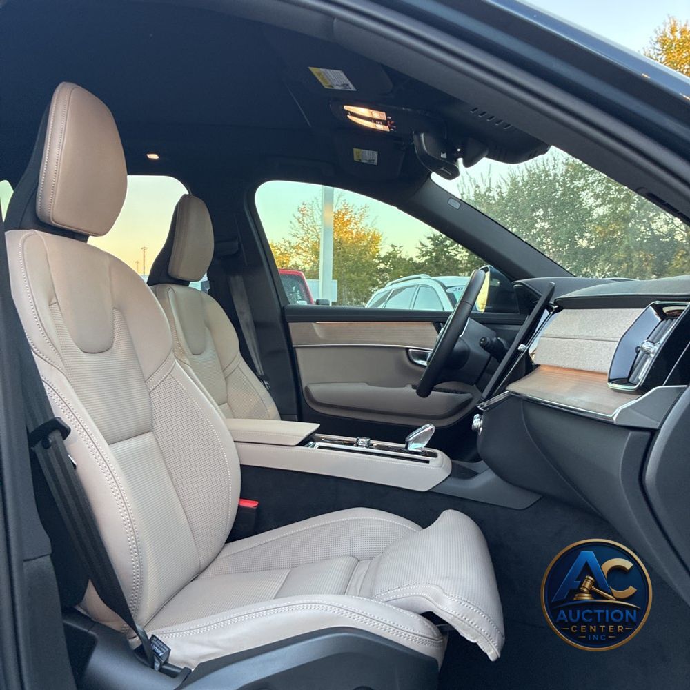 2025 Volvo XC90 T8 - Ultra PHEV