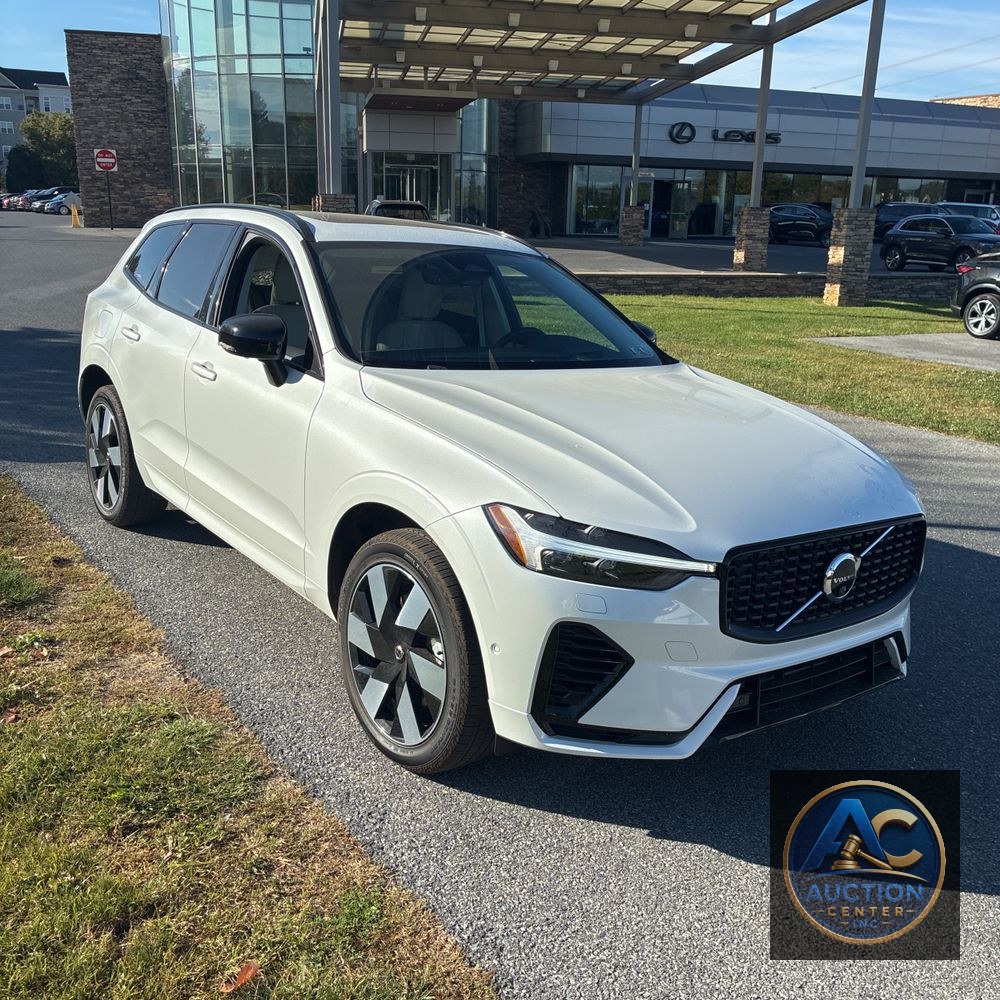 2025 Volvo XC60 T8 - Ultra PHEV
