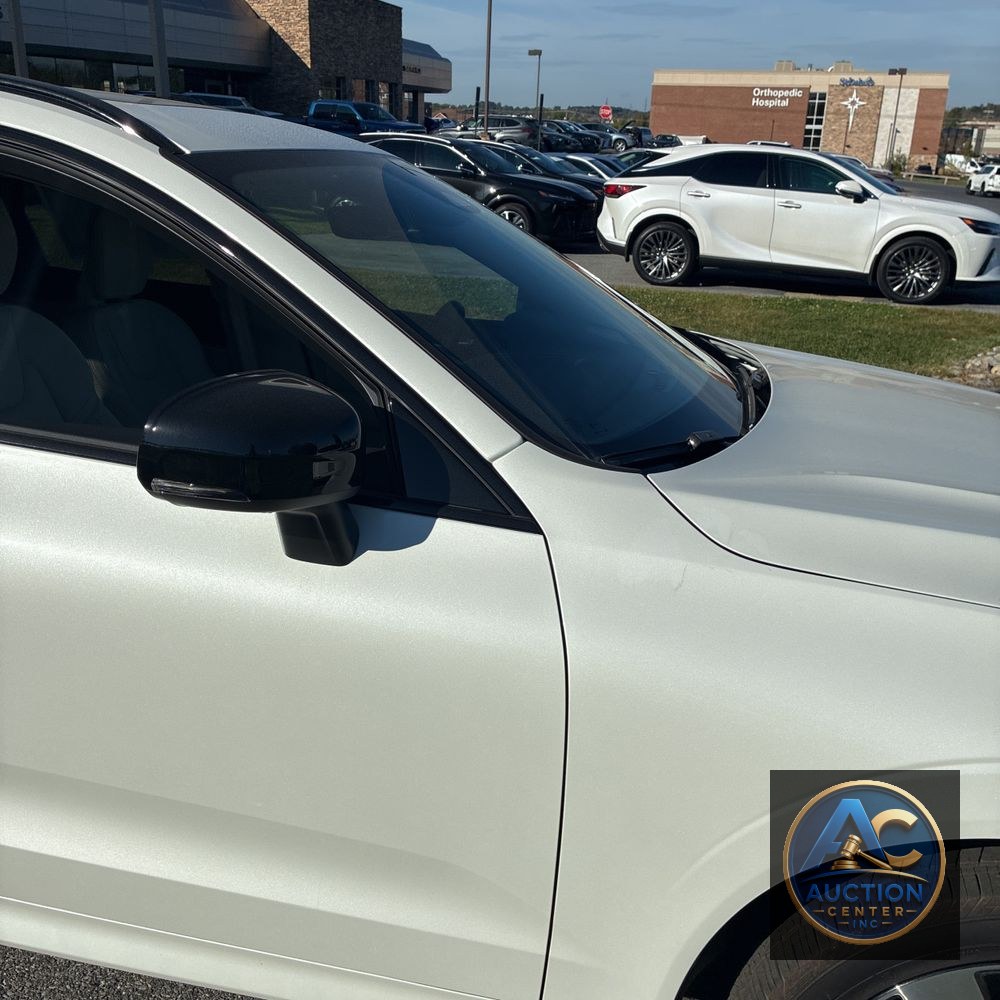 2025 Volvo XC60 T8 - Ultra PHEV