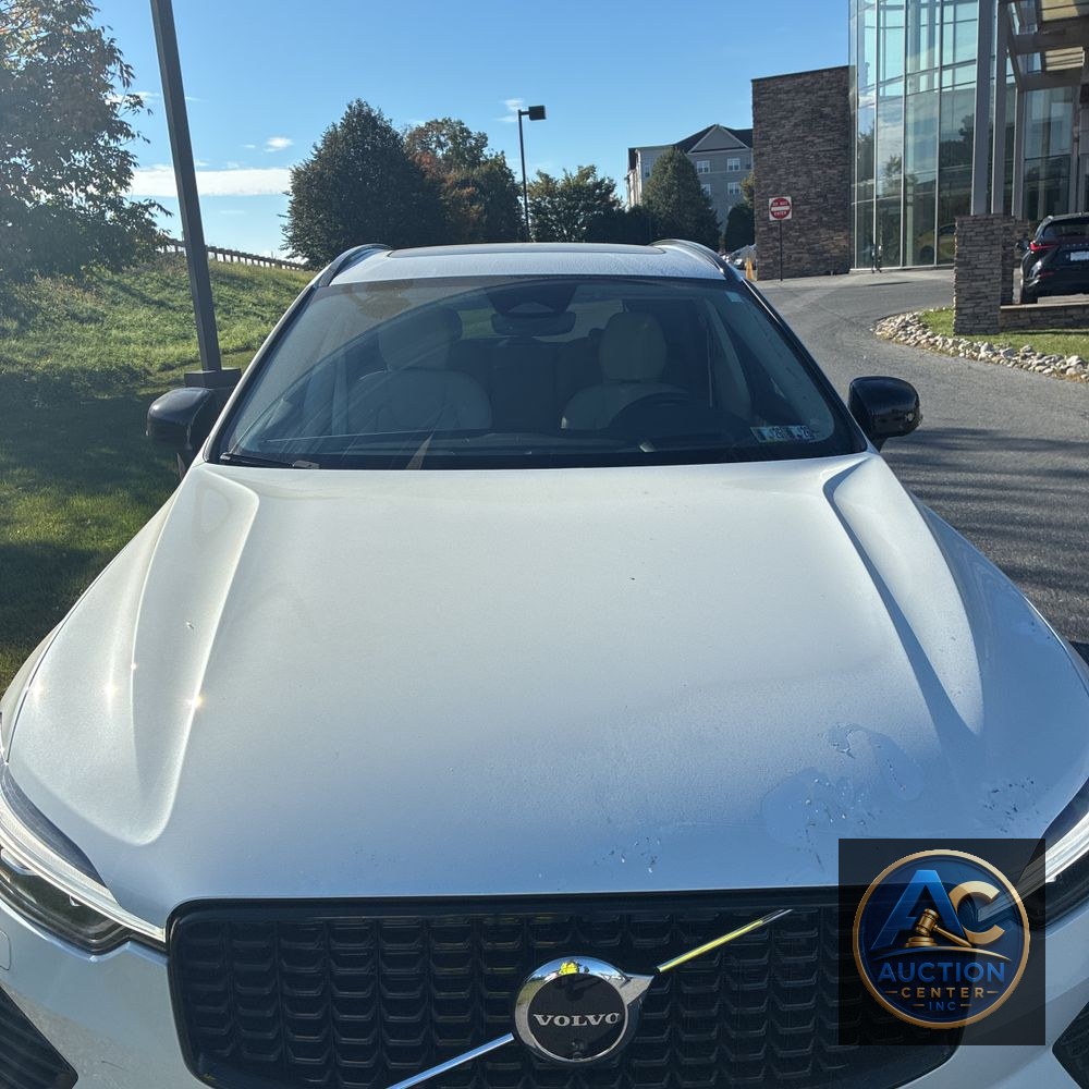 2025 Volvo XC60 T8 - Ultra PHEV