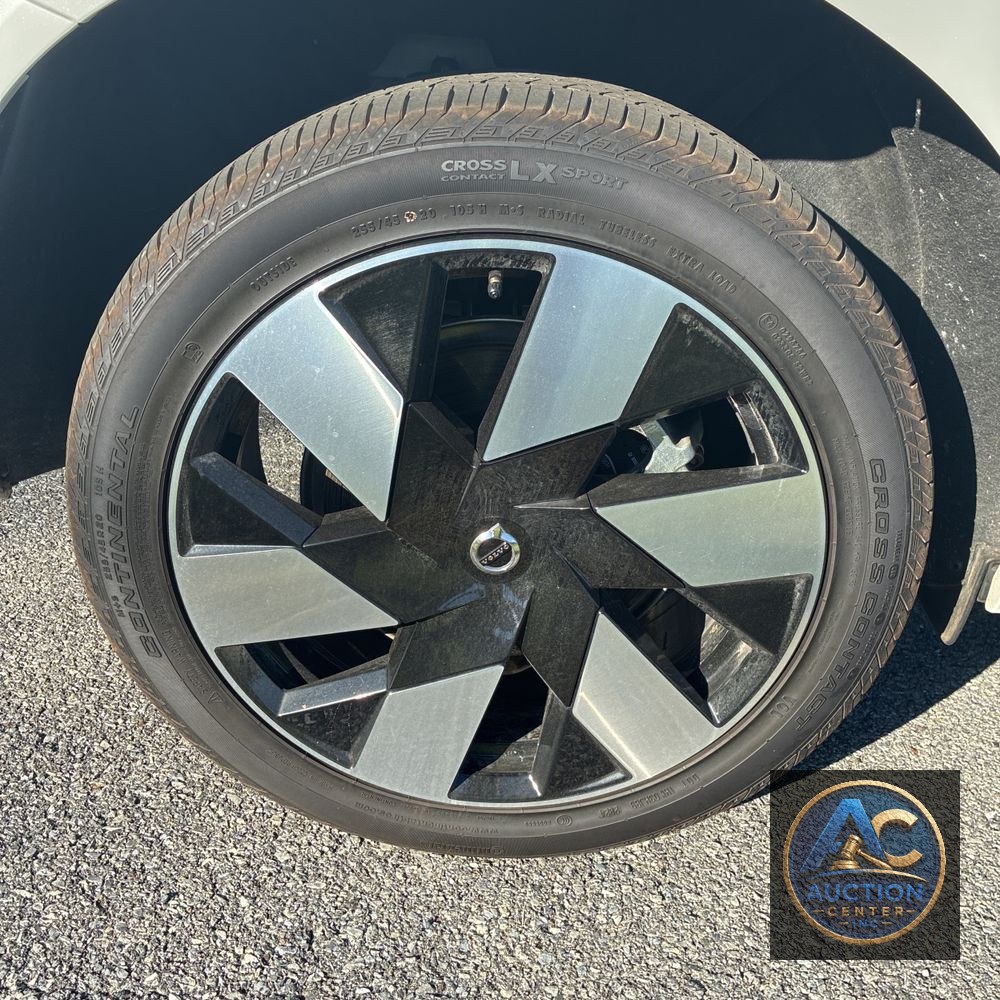 2025 Volvo XC60 T8 - Ultra PHEV
