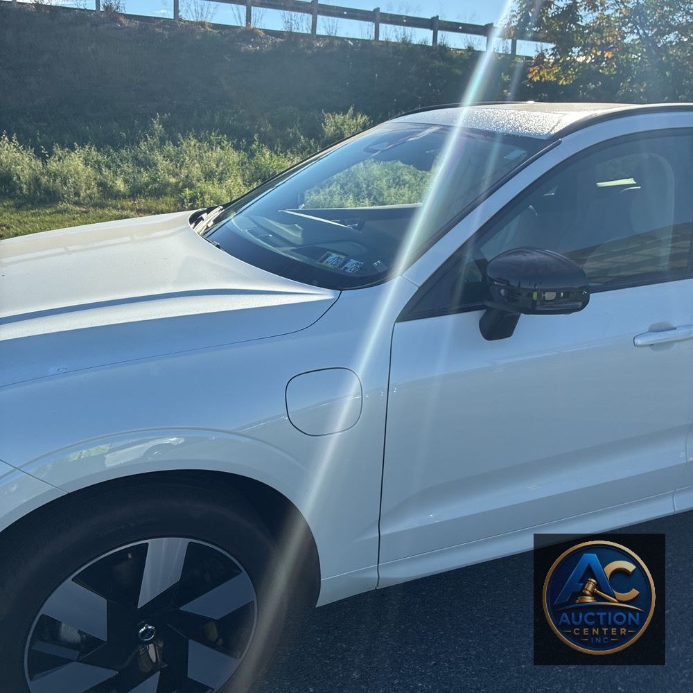 2025 Volvo XC60 T8 - Ultra PHEV