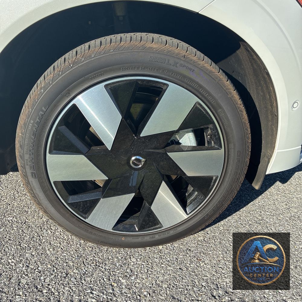 2025 Volvo XC60 T8 - Ultra PHEV