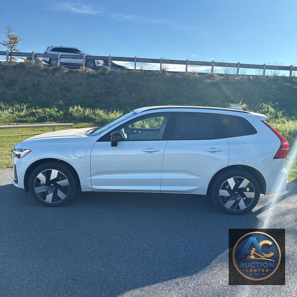 2025 Volvo XC60 T8 - Ultra PHEV