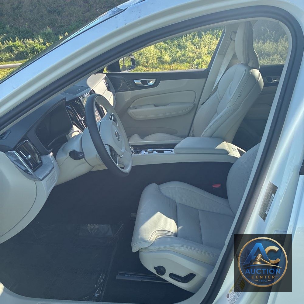 2025 Volvo XC60 T8 - Ultra PHEV
