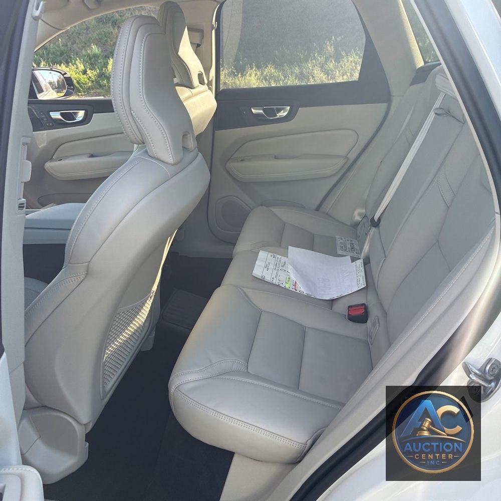 2025 Volvo XC60 T8 - Ultra PHEV