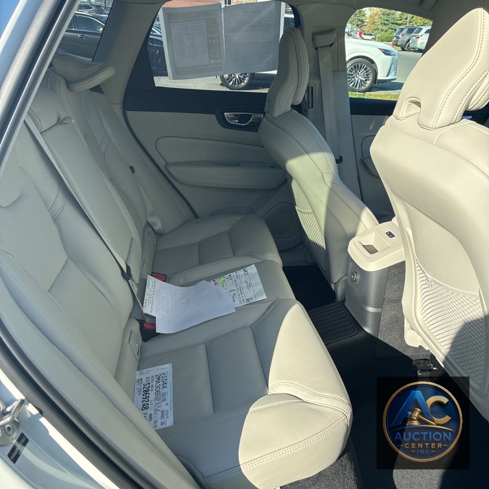 2025 Volvo XC60 T8 - Ultra PHEV