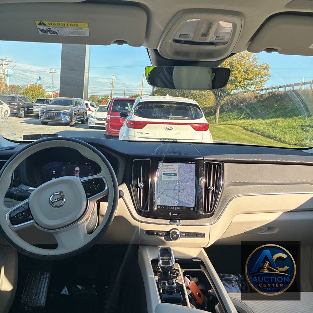 2025 Volvo XC60 T8 - Ultra PHEV