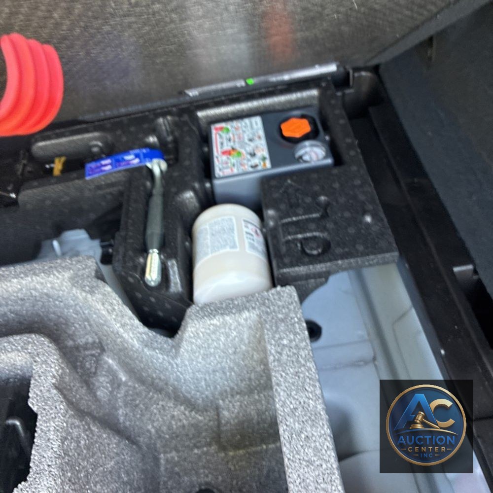 2025 Volvo XC60 T8 - Ultra PHEV