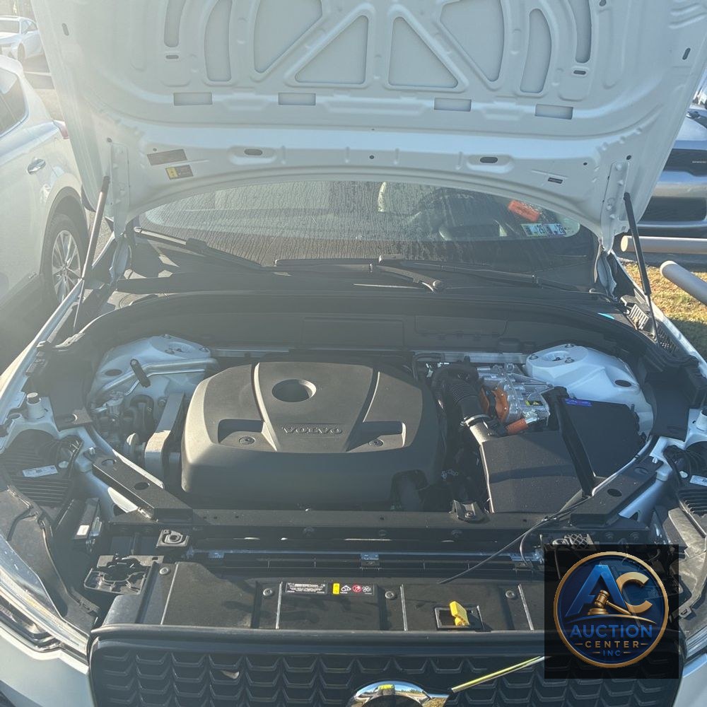 2025 Volvo XC60 T8 - Ultra PHEV