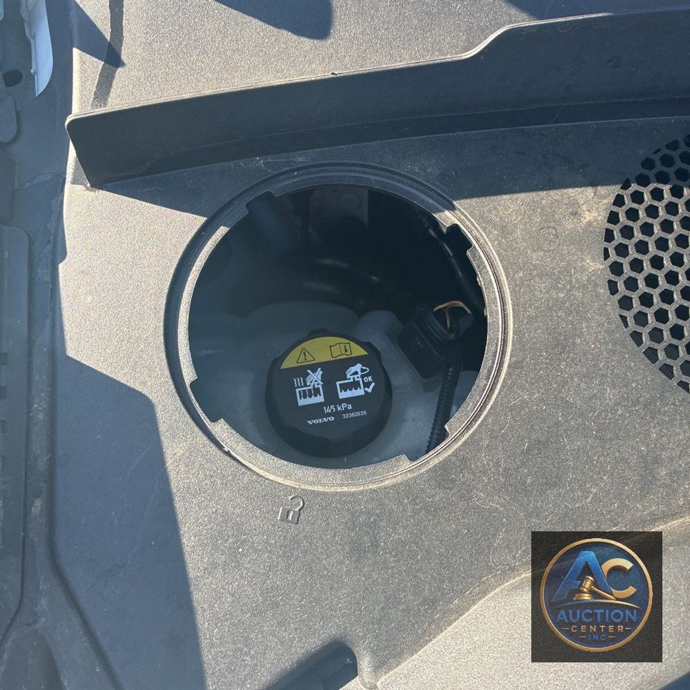 2025 Volvo XC60 T8 - Ultra PHEV