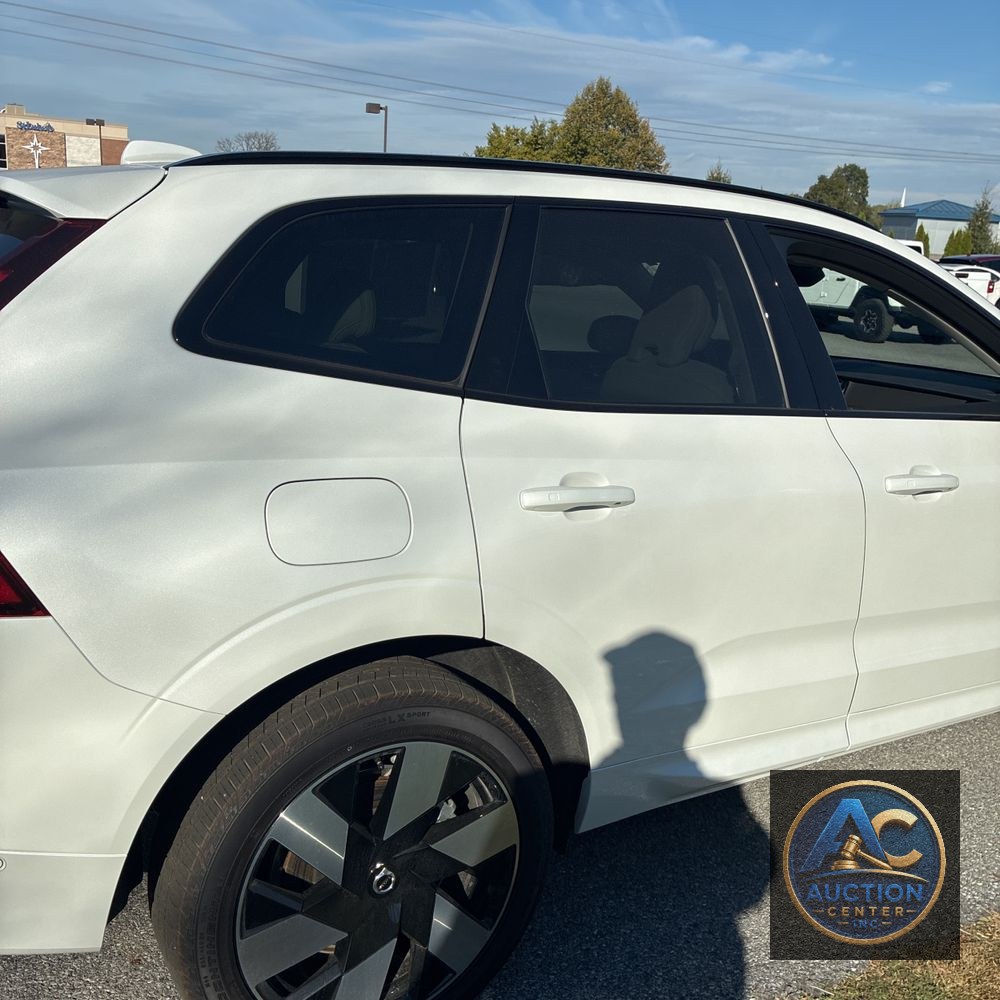 2025 Volvo XC60 T8 - Ultra PHEV