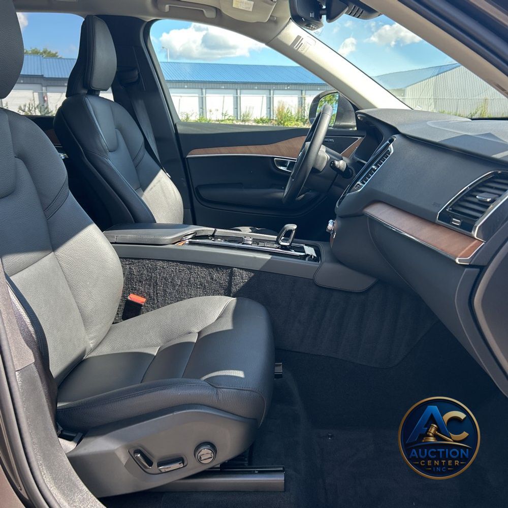 2024 Volvo XC90 B5 - Plus
