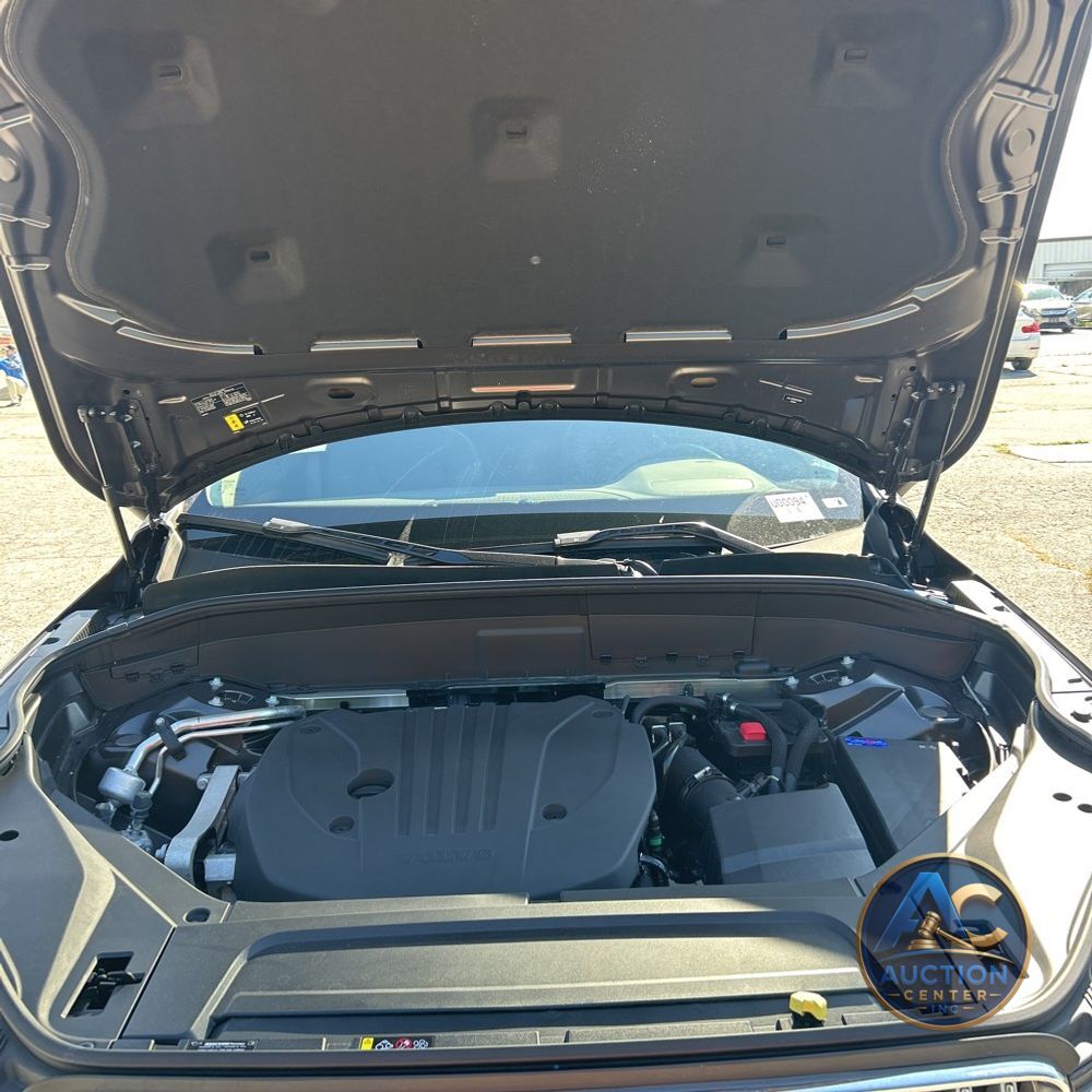 2024 Volvo XC90 B5 - Plus