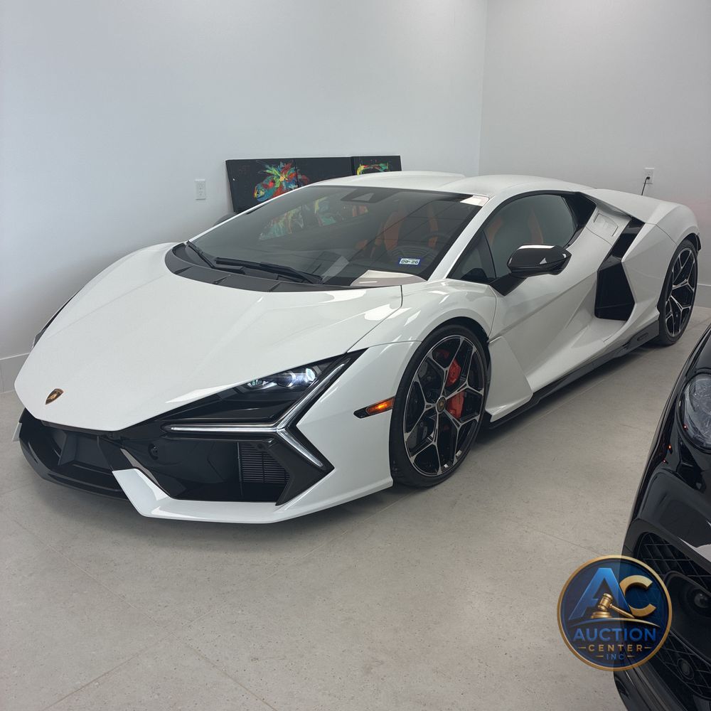 2024 Lamborghini Revuelto