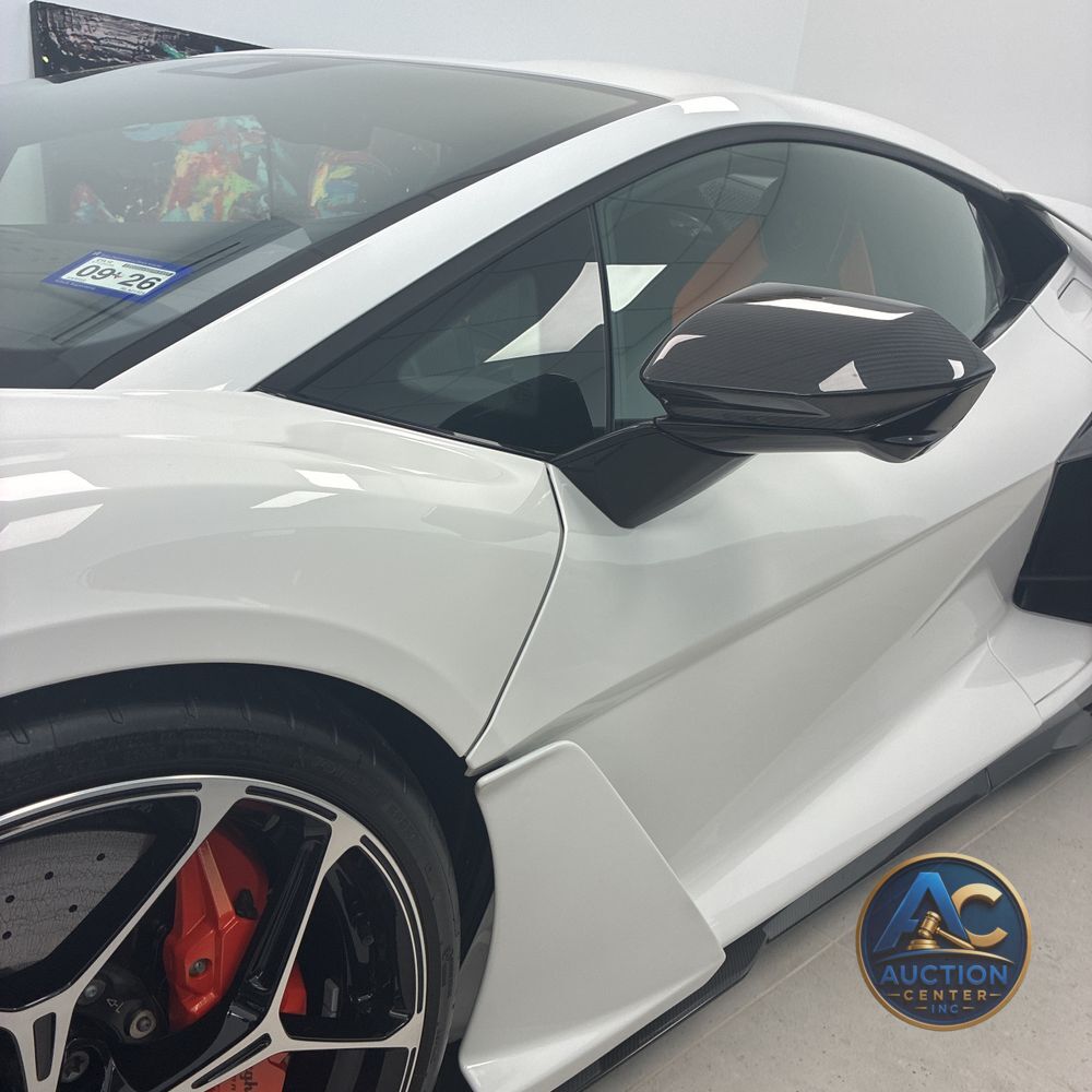 2024 Lamborghini Revuelto
