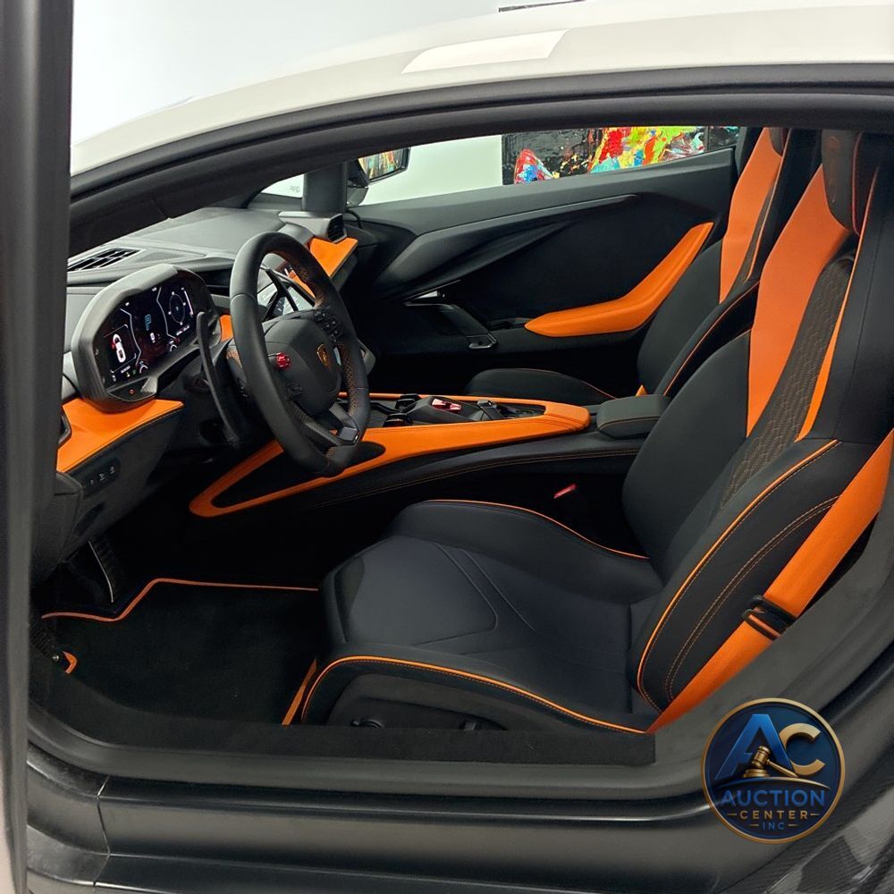2024 Lamborghini Revuelto