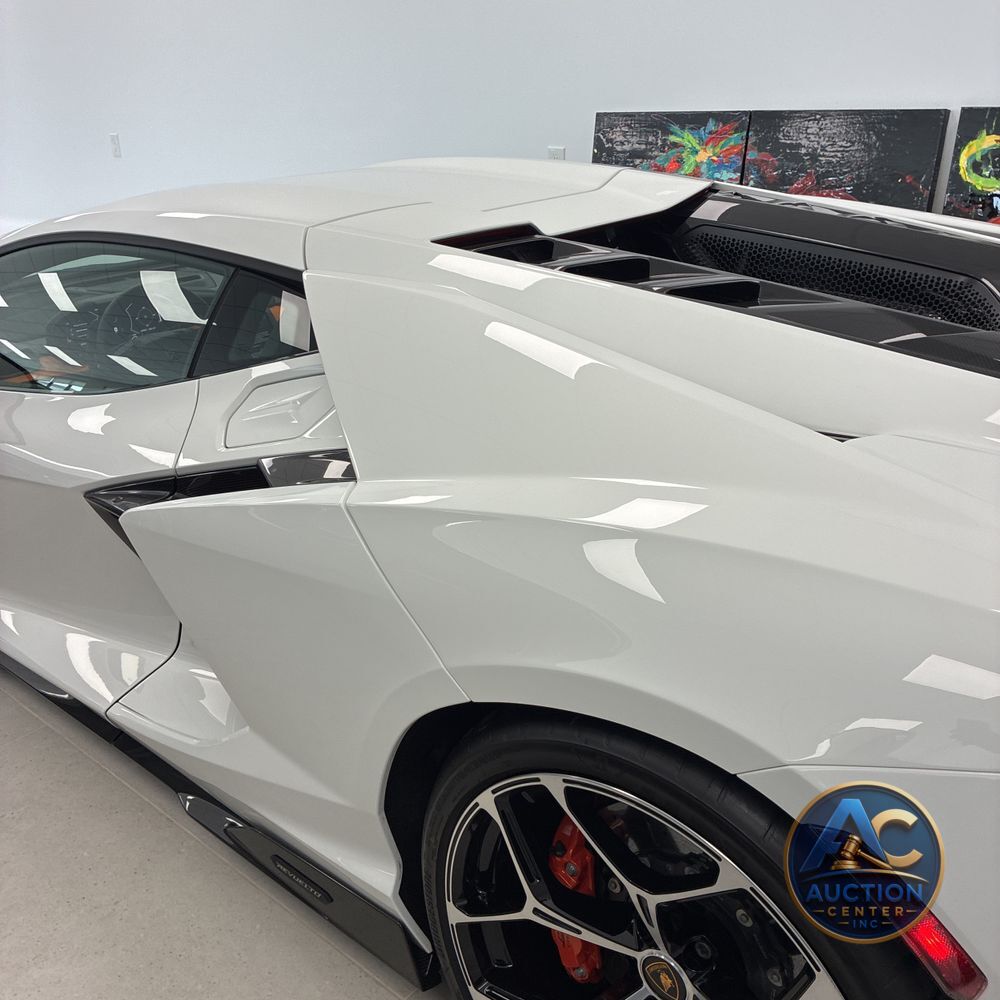 2024 Lamborghini Revuelto