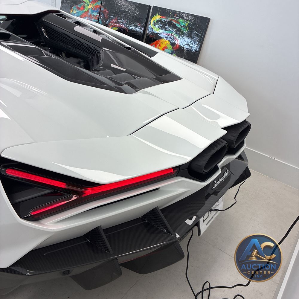 2024 Lamborghini Revuelto